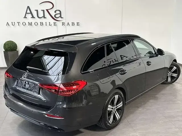 Gebraucht Mercedes C200 Avantgarde 163 PS (119 kW) 2023 Graphitegrau Kombi