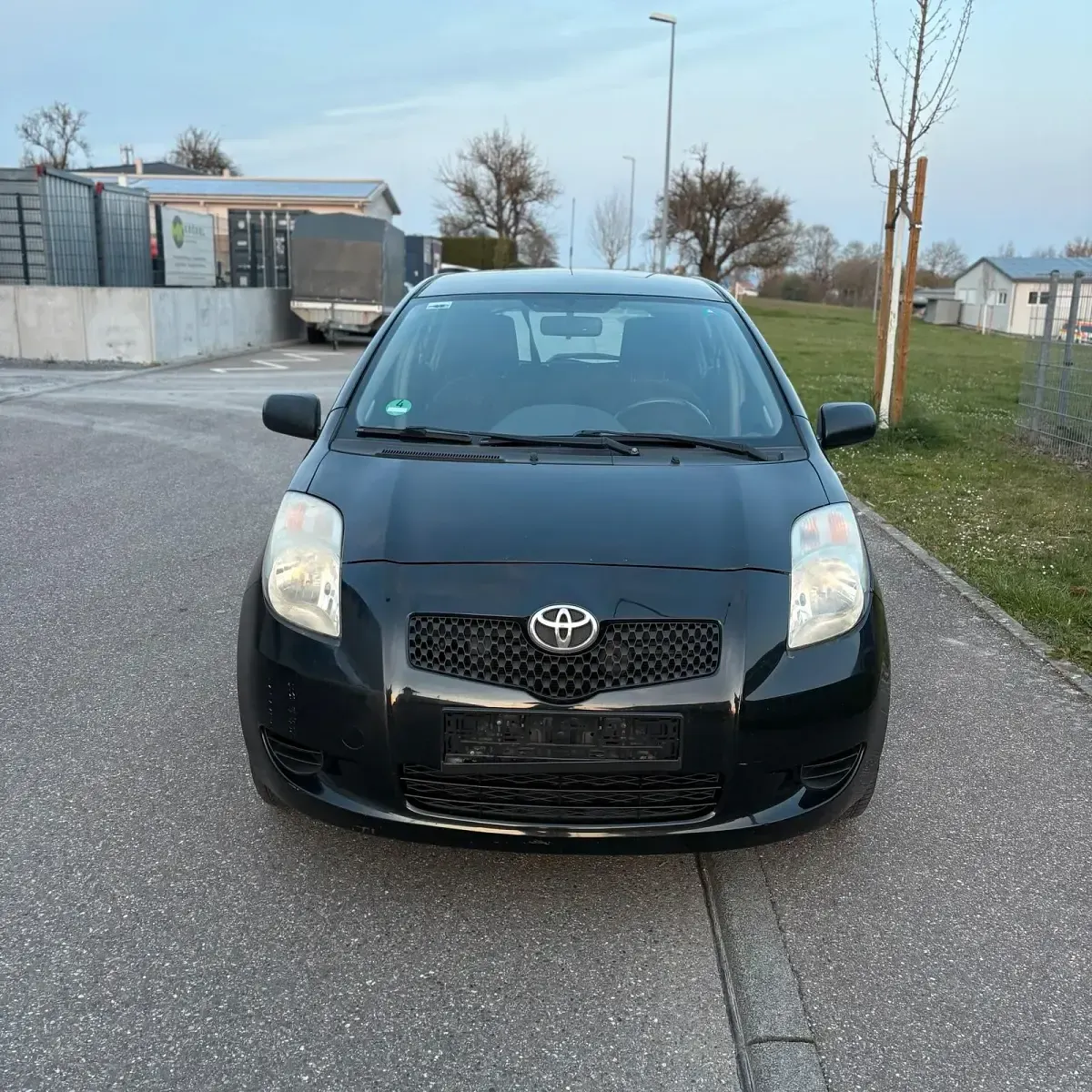 Gebraucht Toyota Yaris 70 PS (51 kW) 2007 Schwarz Kleinwagen