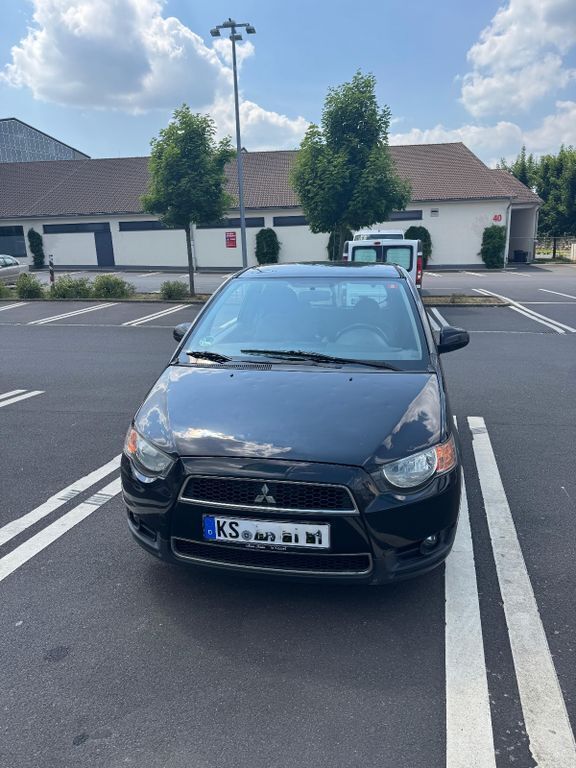 Schwarz Gebraucht 2011 Mitsubishi Colt Edition Limousine | 990 € - Bild 1/4