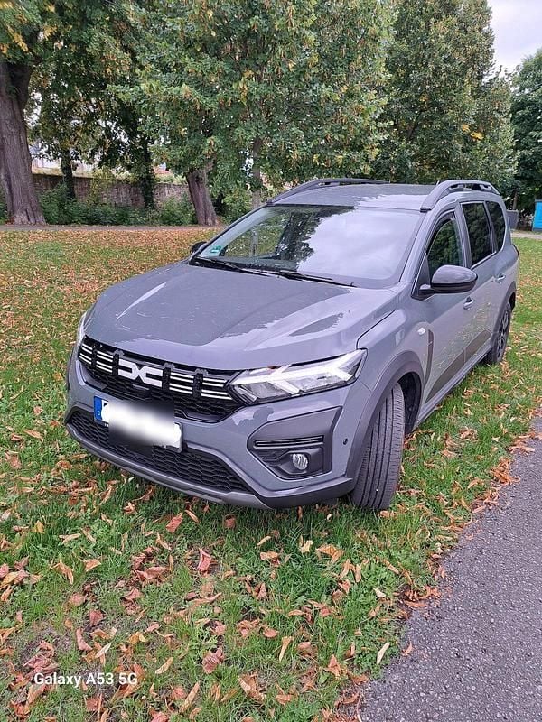 Grau Gebraucht 2023 Dacia Jogger Van / Kleinbus | 19.500 € (Fairer Preis) - Bild 1/4