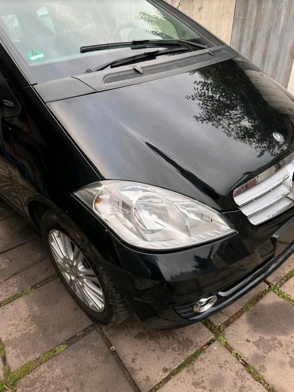 Gebraucht Mercedes A180 109 PS (80 kW) 2011 Schwarz Kleinwagen