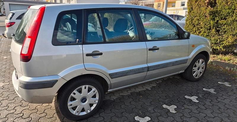 Gebraucht Ford Fusion Ambiente 80 PS (58 kW) 2006 Grau Kleinwagen