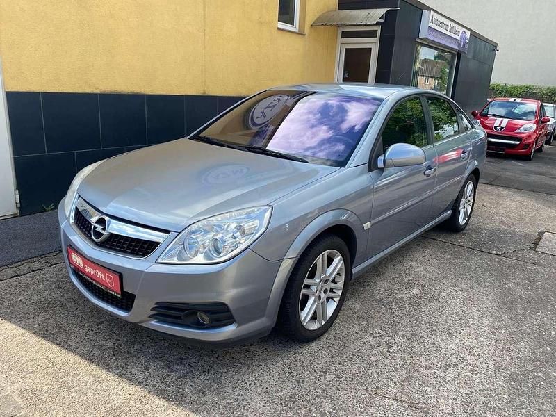 Lichtsilber m2 Gebraucht 2005 Opel Vectra Edition Limousine | 2.990 € (Etwas zu teuer) - Bild 1/4