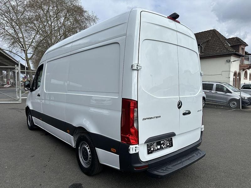 Second-hand Mercedes Sprinter 143 CP (105 kW) 2019 Alb Van