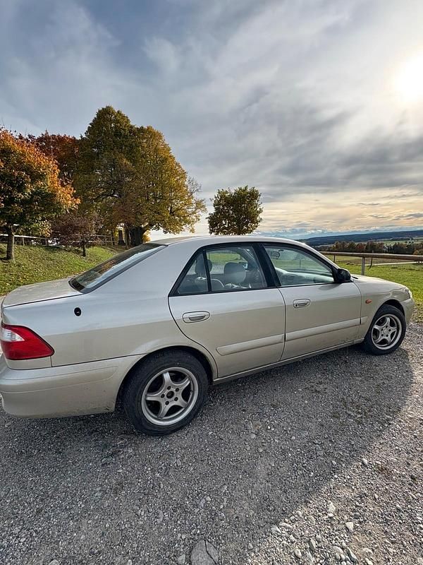Gebraucht Mazda 626 90 PS (66 kW) 1999 Gold Limousine