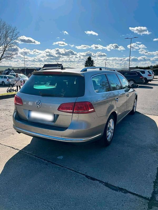 Gebraucht VW Passat 105 PS (77 kW) 2014 Grau Kombi