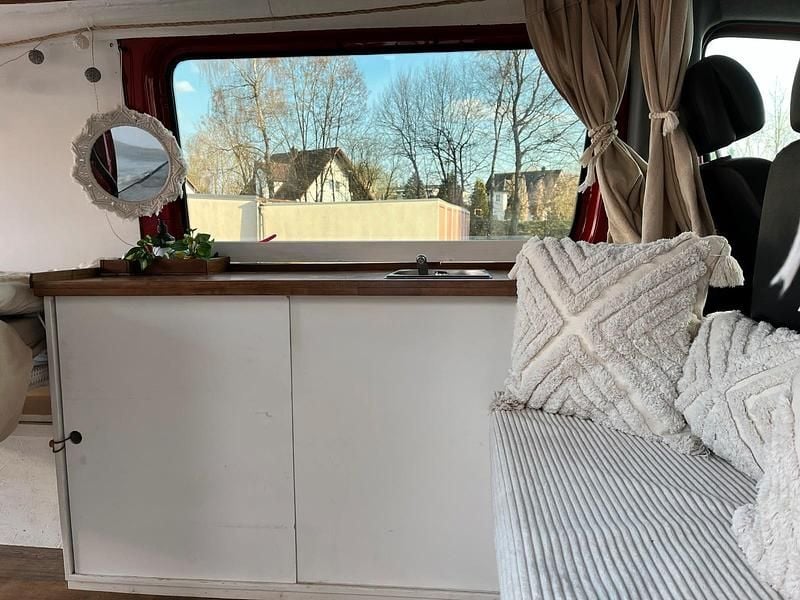 Second-hand VW Crafter 109 CP (80 kW) 2012 Roșu Van