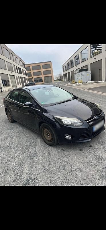 Second-hand Ford Focus 150 CP (110 kW) 2011 Negru Berlinǎ