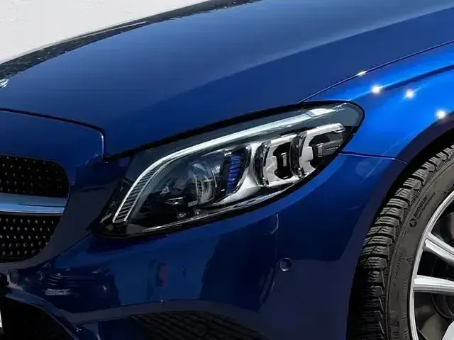 Gebraucht Mercedes C220 194 PS (142 kW) 2021 Blau Coupé