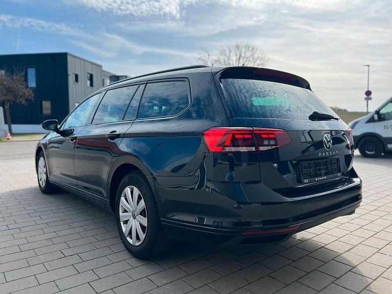 Gebraucht VW Passat 150 PS (110 kW) 2023 Schwarz Kombi