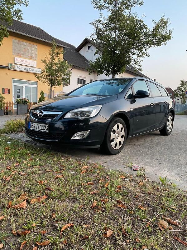 Schwarz Gebraucht 2012 Opel Astra Kombi | 1.500 € (Superpreis) - Bild 1/4