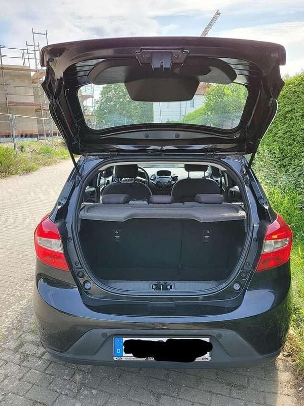 Schwarz Gebraucht 2016 Ford Ka Plus Cool & Sound Edition Kleinwagen | 4.790 € (Guter Preis) - Bild 1/4