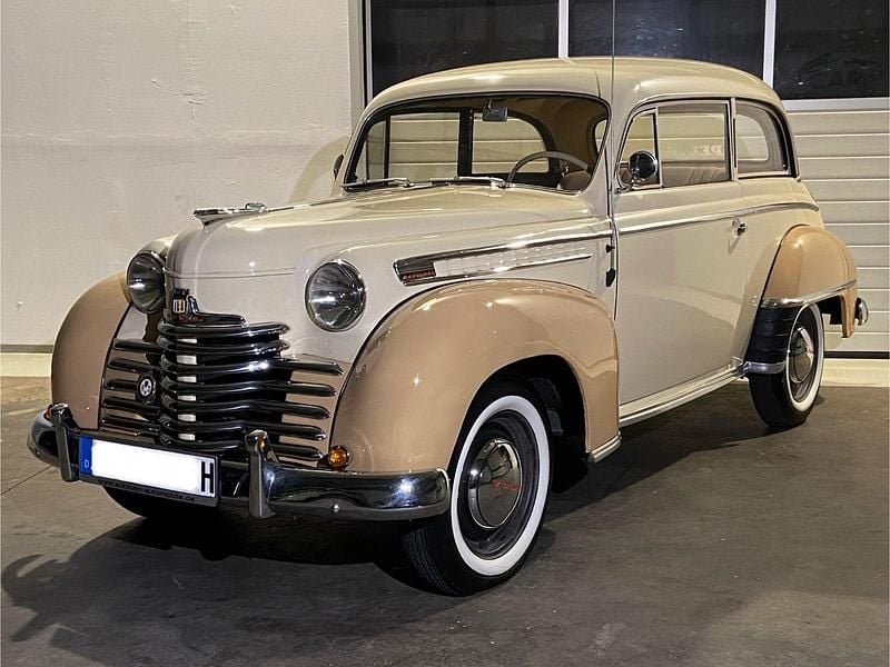 Schwarz Gebraucht 1952 Opel Olympia Limousine | 11.490 € - Bild 1/4