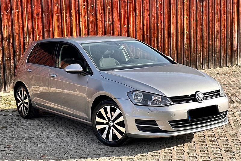 Silber Gebraucht 2014 VW Golf VII Kleinwagen | 8.200 € (Guter Preis) - Bild 1/4