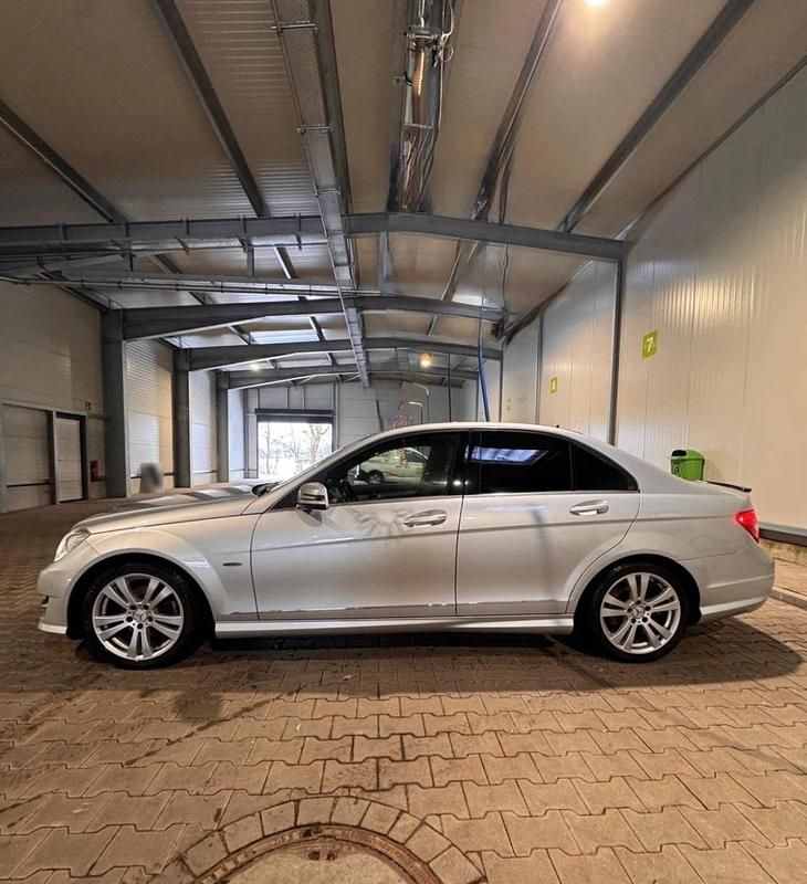 Gebraucht Mercedes C200 184 PS (135 kW) 2011 Silber Limousine