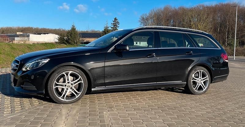 Gebraucht Mercedes E350 252 PS (185 kW) 2014 Schwarz Kombi