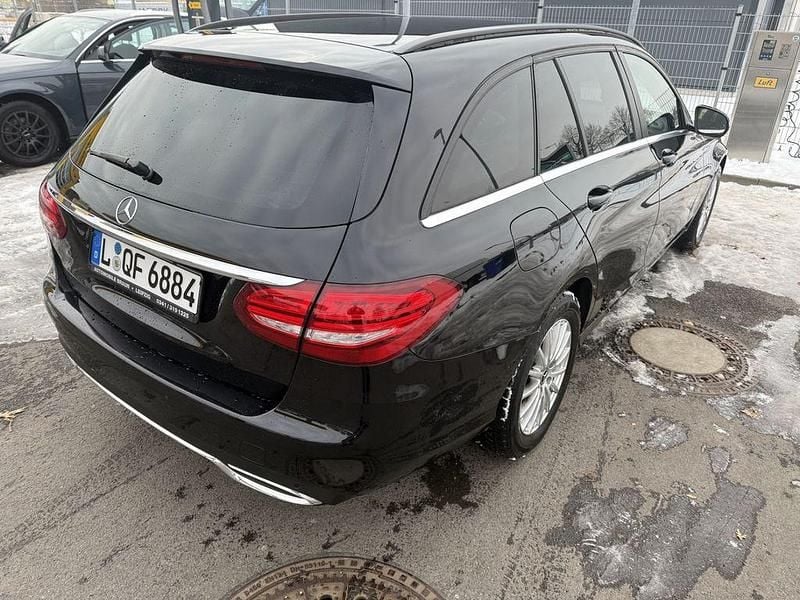 Gebraucht Mercedes C220 170 PS (125 kW) 2015 Schwarz Limousine