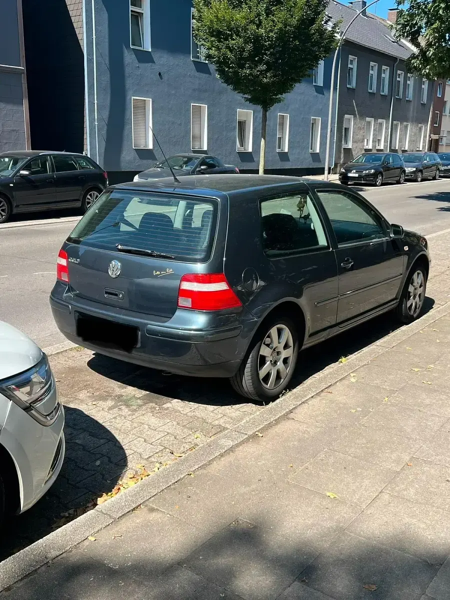 Gebraucht VW Golf IV 100 PS (73 kW) 2005 Blau Coupé