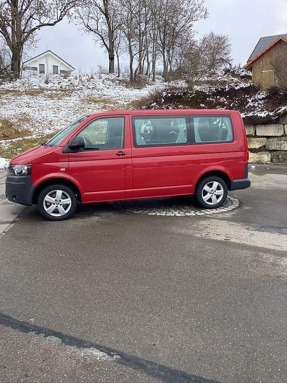 Gebraucht VW T5 179 PS (131 kW) 2011 Rot Van
