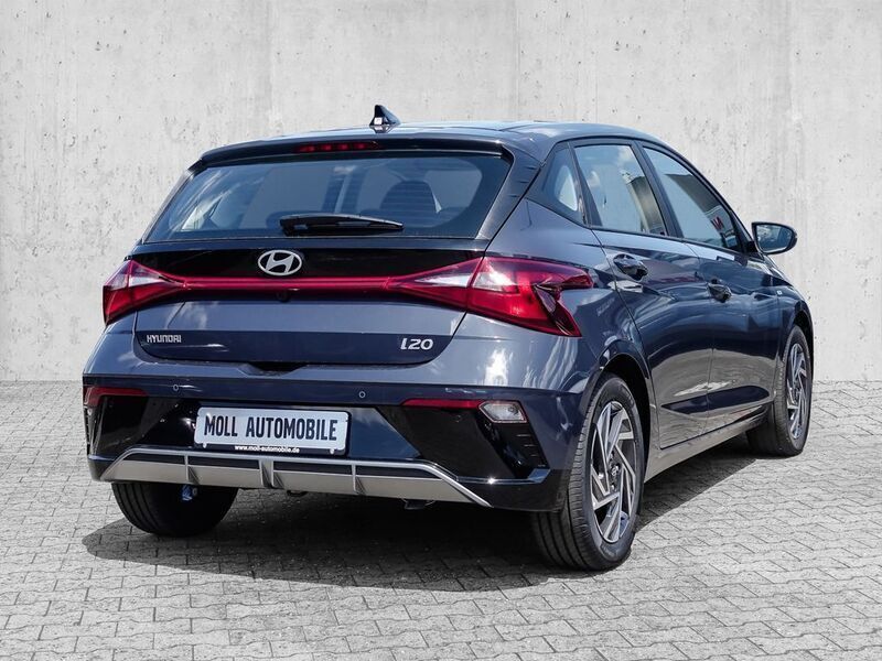 Gebraucht Hyundai i20 Trend 101 PS (74 kW) 2024 Schwarz Limousine