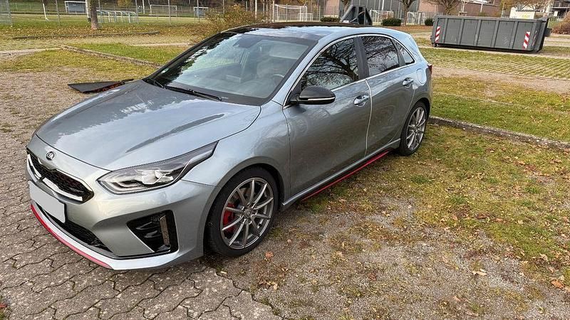 Silber Gebraucht 2019 Kia Ceed GT Limousine | 23.500 € (Etwas zu teuer) - Bild 1/4