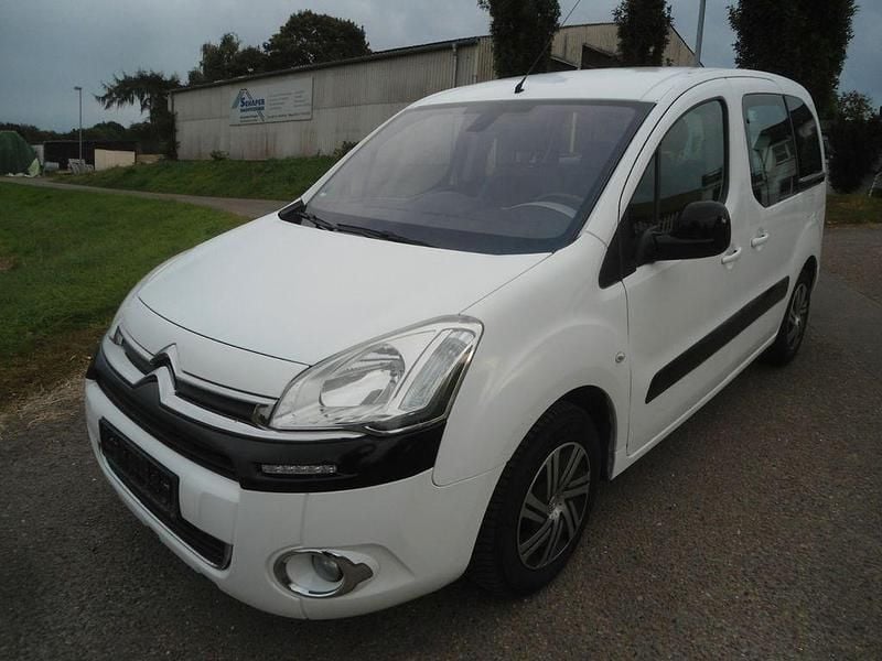 Weiß Gebraucht 2013 Citroën Berlingo SELECTION Van / Kleinbus | 5.250 € (Superpreis) - Bild 1/4