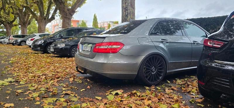 Gebraucht Mercedes E250 204 PS (150 kW) 2010 Limousine