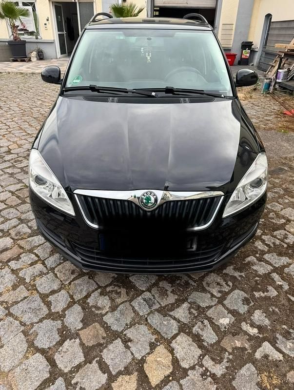 Schwarz Gebraucht 2013 Skoda Fabia Family Kombi | 2.600 € (Superpreis) - Bild 1/4