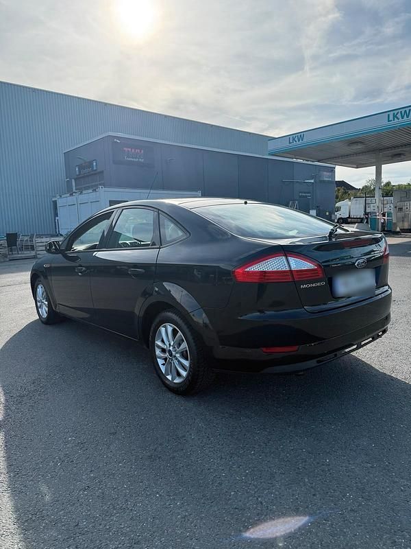 Gebraucht Ford Mondeo 160 PS (117 kW) 2009 Schwarz Limousine