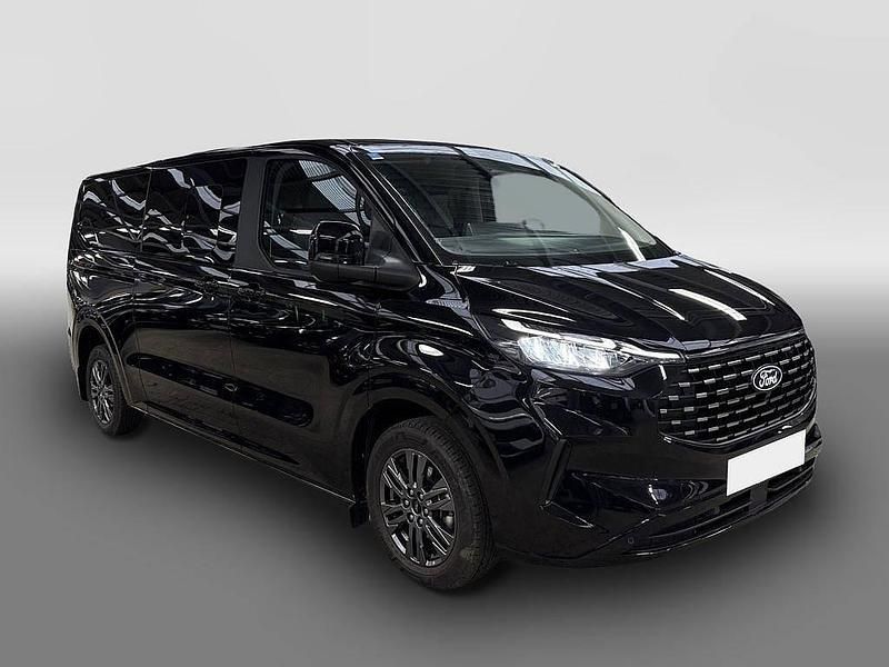 Gebraucht Ford Tourneo Titanium 136 PS (100 kW) 2025 Schwarz Van / Kleinbus