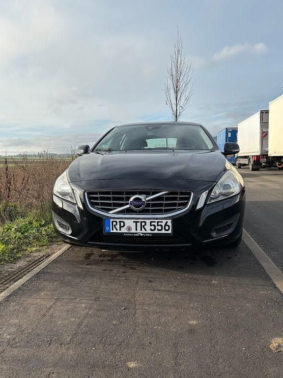 Gebraucht Volvo V60 163 PS (119 kW) 2013 Schwarz Kombi