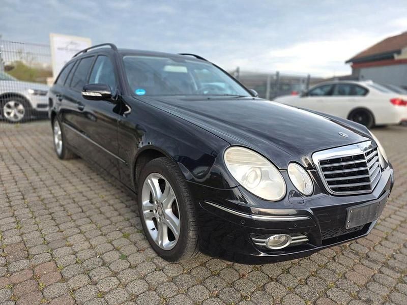 Usado Mercedes E280 Avantgarde 190 HP (139 kW) 2009 Preto Sedan