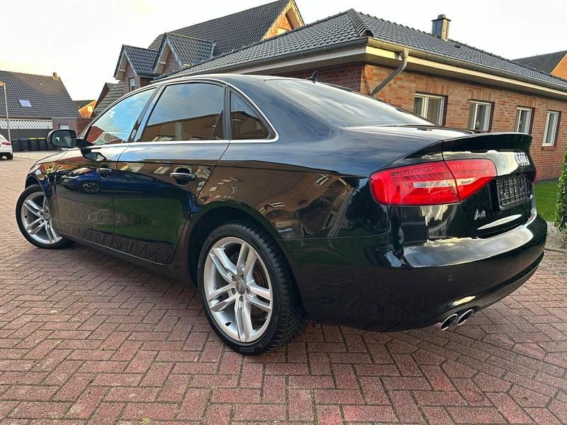 Second-hand Audi A4 150 CP (110 kW) 2015 Negru Berlinǎ