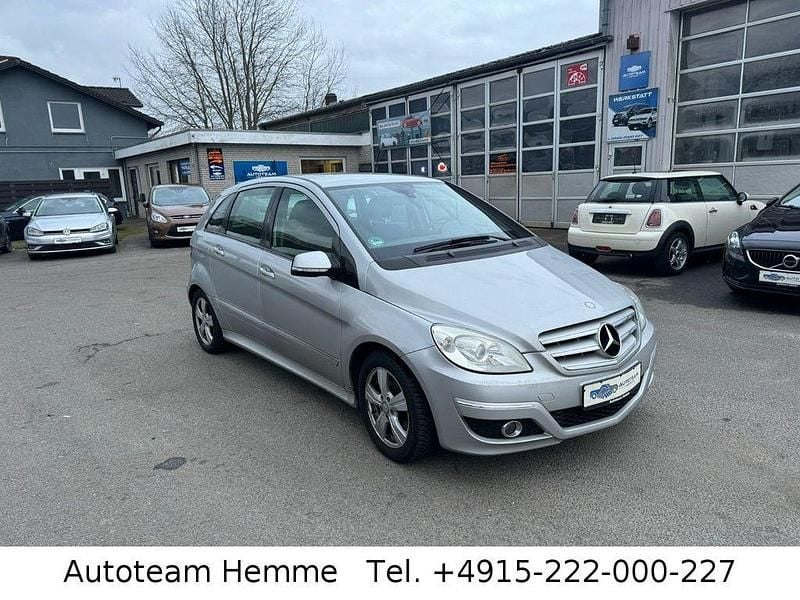 Gebraucht Mercedes B200 140 PS (102 kW) 2009 Silber Van / Kleinbus