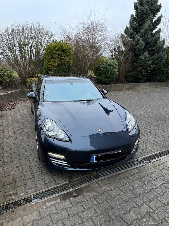 Blau Gebraucht 2011 Porsche Panamera Limousine | 22.999 € (Guter Preis) - Bild 1/4