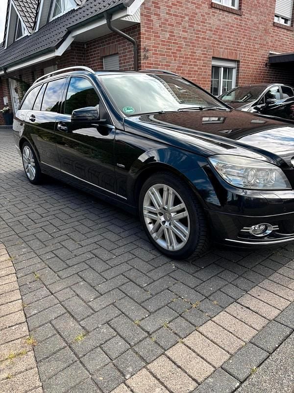 Schwarz Gebraucht 2009 Mercedes C250 Kombi | 3.900 € (Fairer Preis) - Bild 1/4