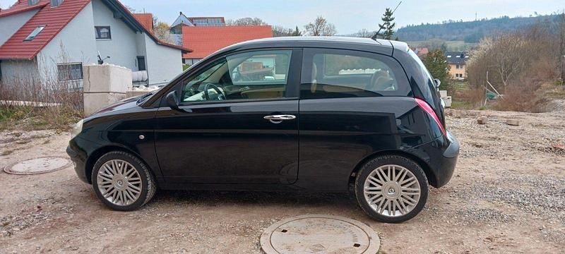 Gebraucht Lancia Ypsilon 80 PS (58 kW) 2006 Schwarz Kleinwagen