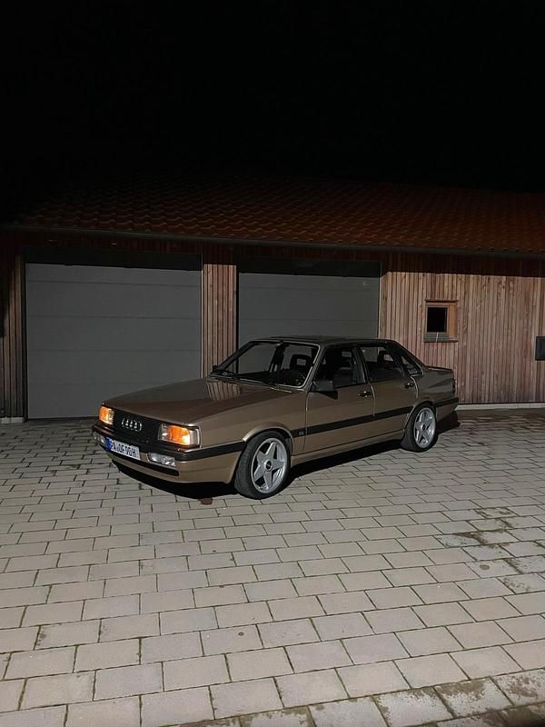 Gold Gebraucht 1985 Audi 90 Limousine | 10.750 € - Bild 1/4