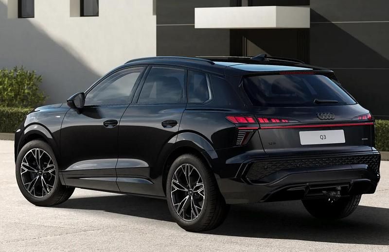 Neu Audi Q3 Ambiente 204 PS (150 kW) 2025 Mythosschwarz metallic SUV