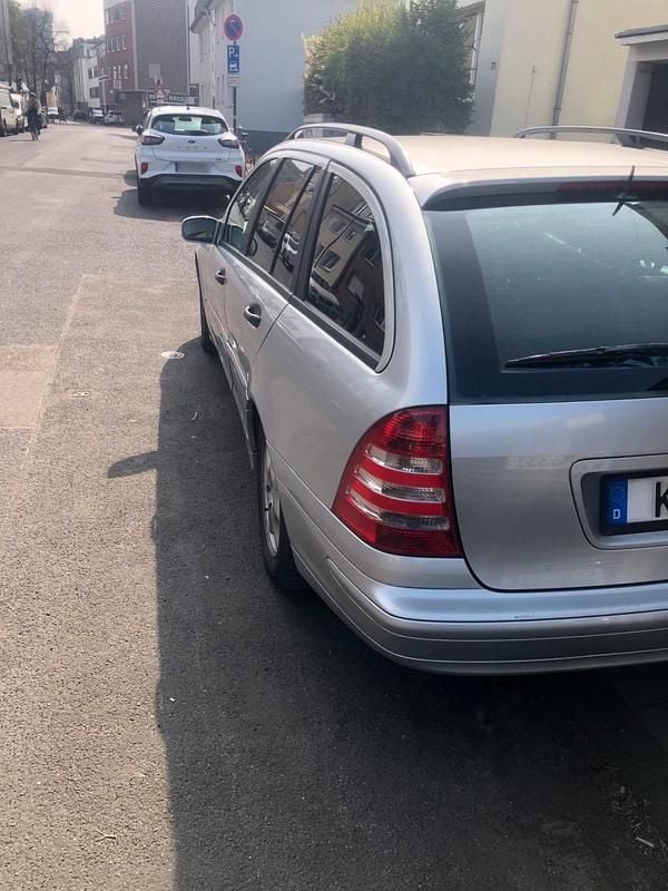 Gebraucht Mercedes C220 150 PS (110 kW) 2004 Kombi