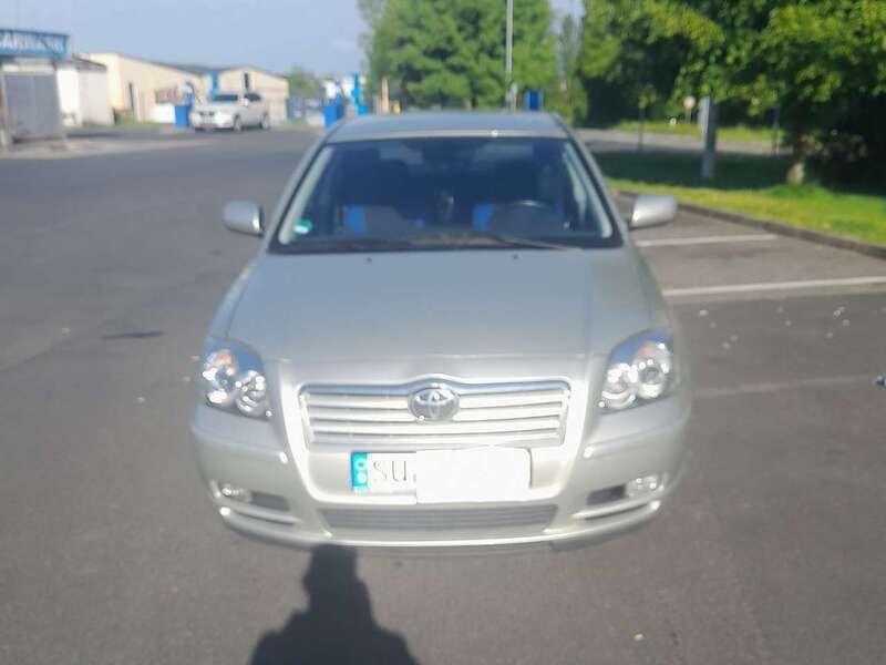Silber Gebraucht 2004 Toyota Avensis Limousine | 5.900 € - Bild 1/4