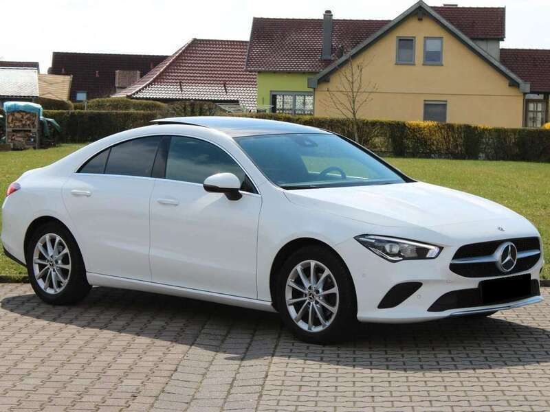 Weiß Gebraucht 2021 Mercedes CLA180 Limousine | 23.000 € (Fairer Preis) - Bild 1/4