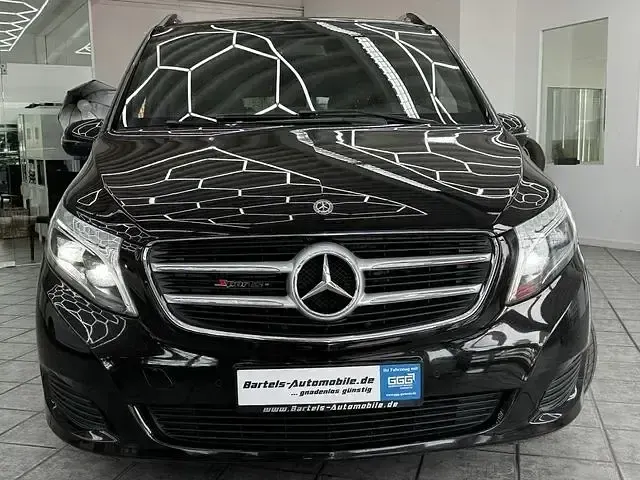 Gebraucht Mercedes V250 Avantgarde 190 PS (139 kW) 2019 Obsidianschwarz metallic Van / Kleinbus