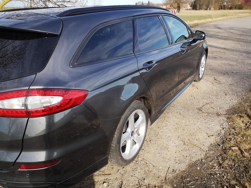 Gebraucht Ford Mondeo 150 PS (110 kW) 2017 Grau Kombi