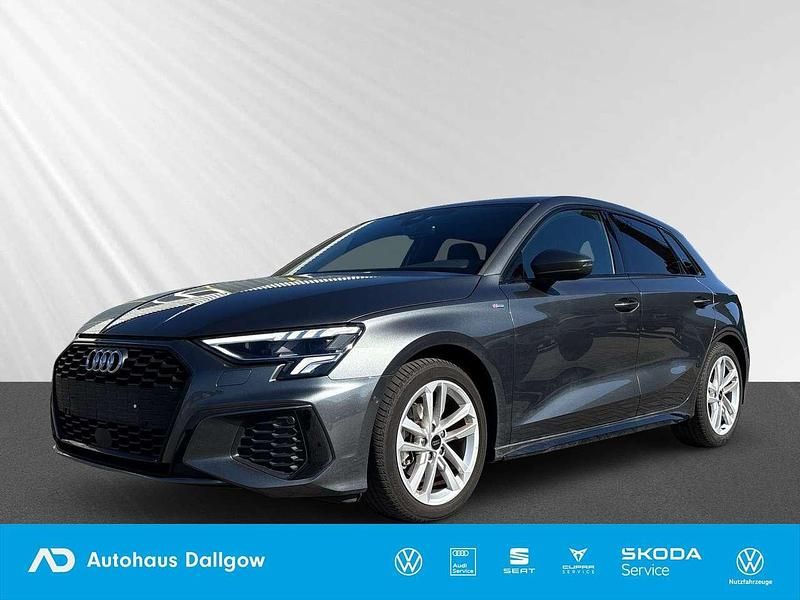 Daytonagrau perleffekt Gebraucht 2024 Audi A3 S-Line Limousine | 33.900 € (Teuer) - Bild 1/4