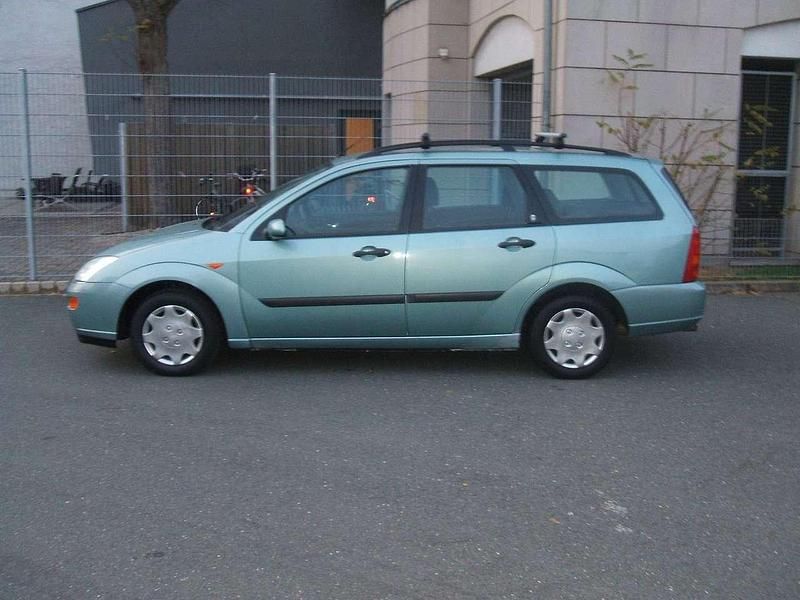 Gebraucht Ford Focus 116 PS (85 kW) 2001 Silber Kombi