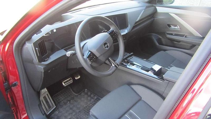 Gebraucht Opel Astra 131 PS (96 kW) 2023 Rot Kombi