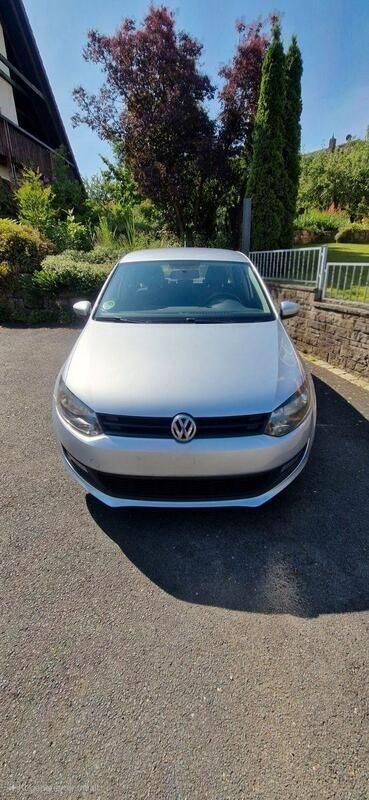 Silber Gebraucht 2010 VW Polo Trendline Kleinwagen | 4.200 € (Guter Preis) - Bild 1/4