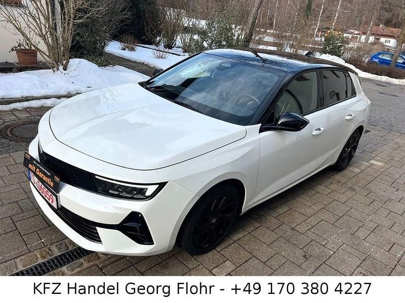 Weiß Gebraucht 2023 Opel Astra Ultimate Limousine | 19.300 € (Superpreis) - Bild 1/4