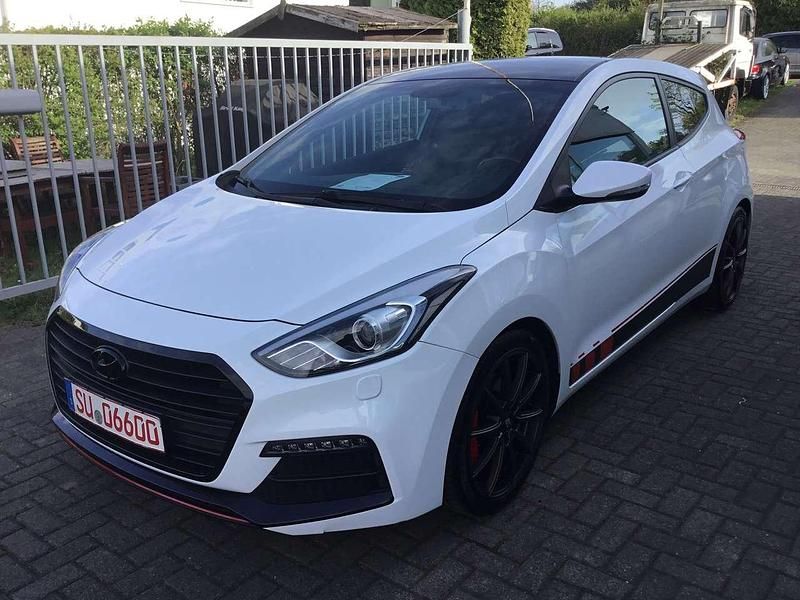 Gebraucht Hyundai i30 Turbo 186 PS (136 kW) 2016 Weiß Coupé